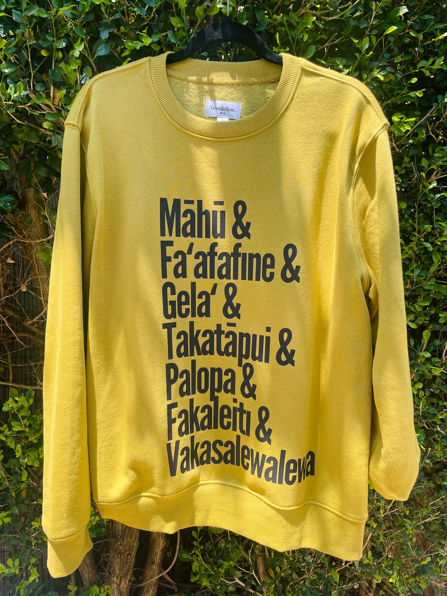 Nuanua Yellow Green Sweater